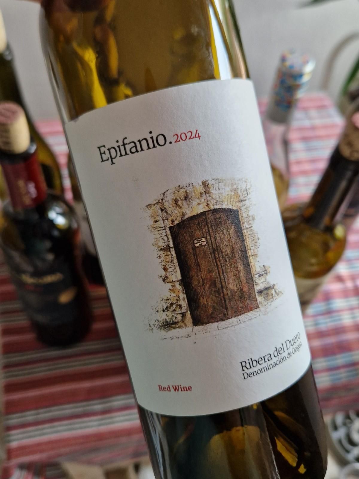 Ein Etikett einer Flasche Rotwein