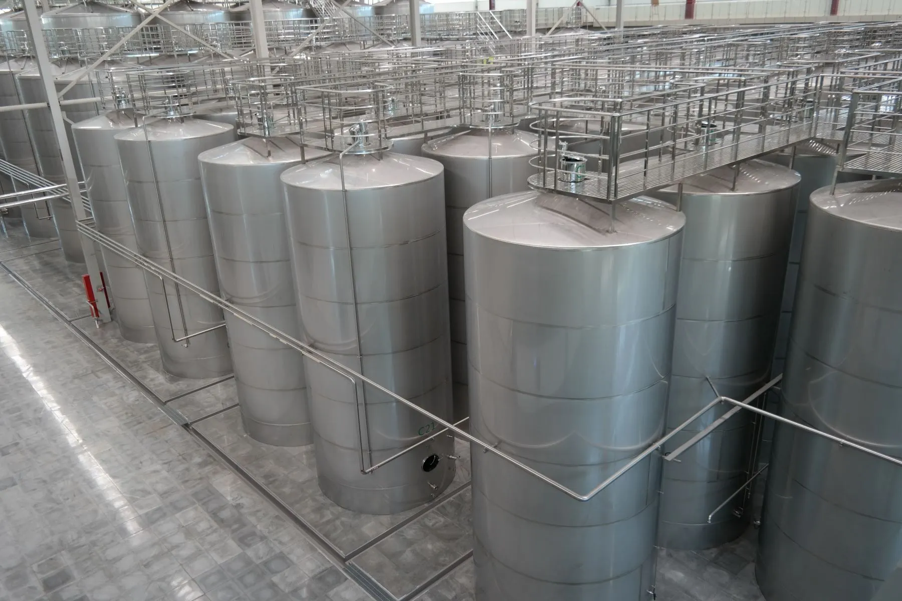Stahltanks Wein Masse