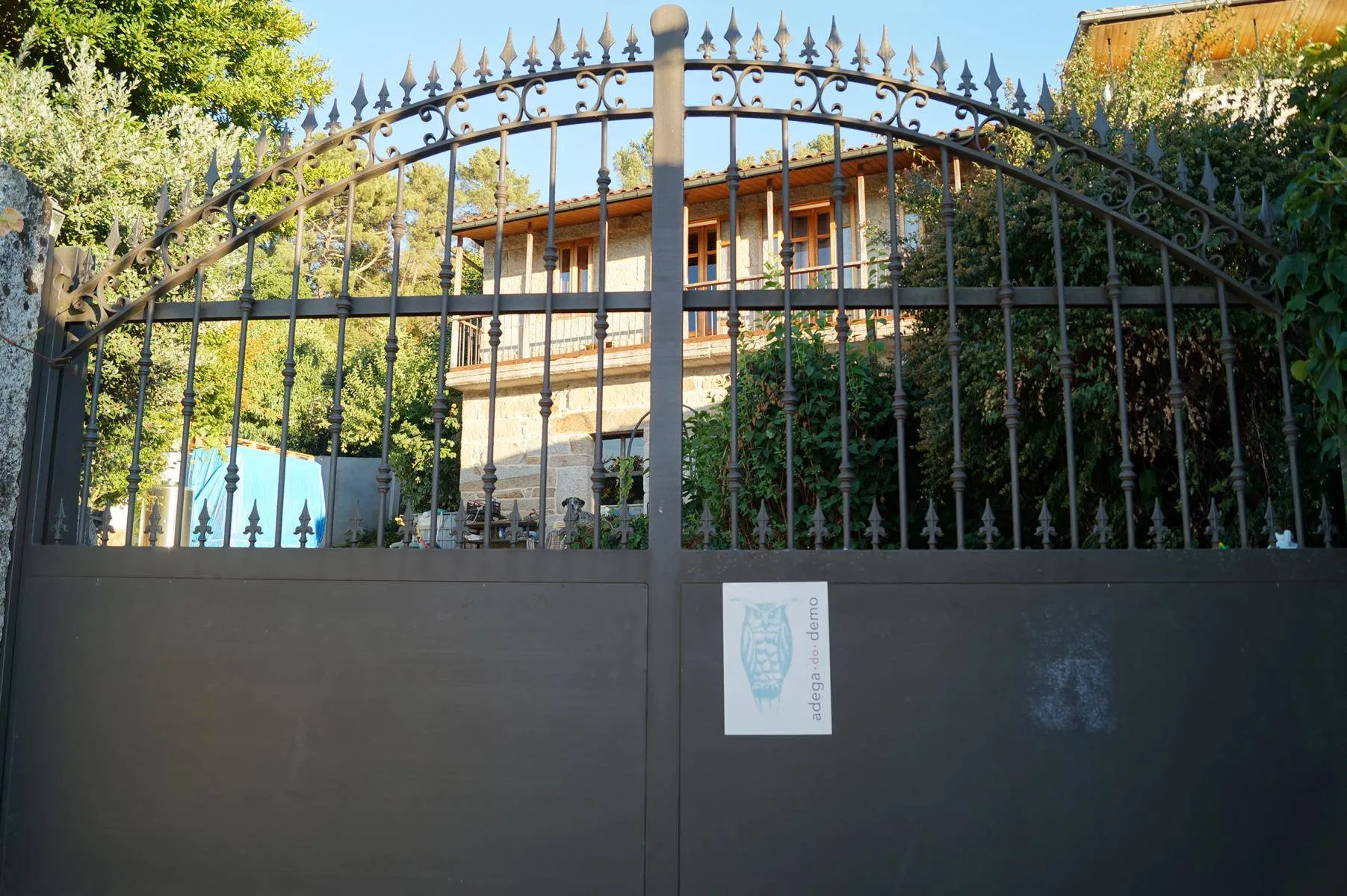 Adega do Demo Wappentier ist die Eule