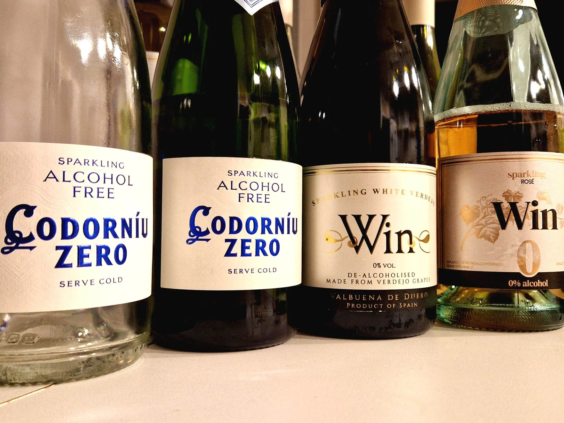 4 Flaschen Sekt ohne Alkohol