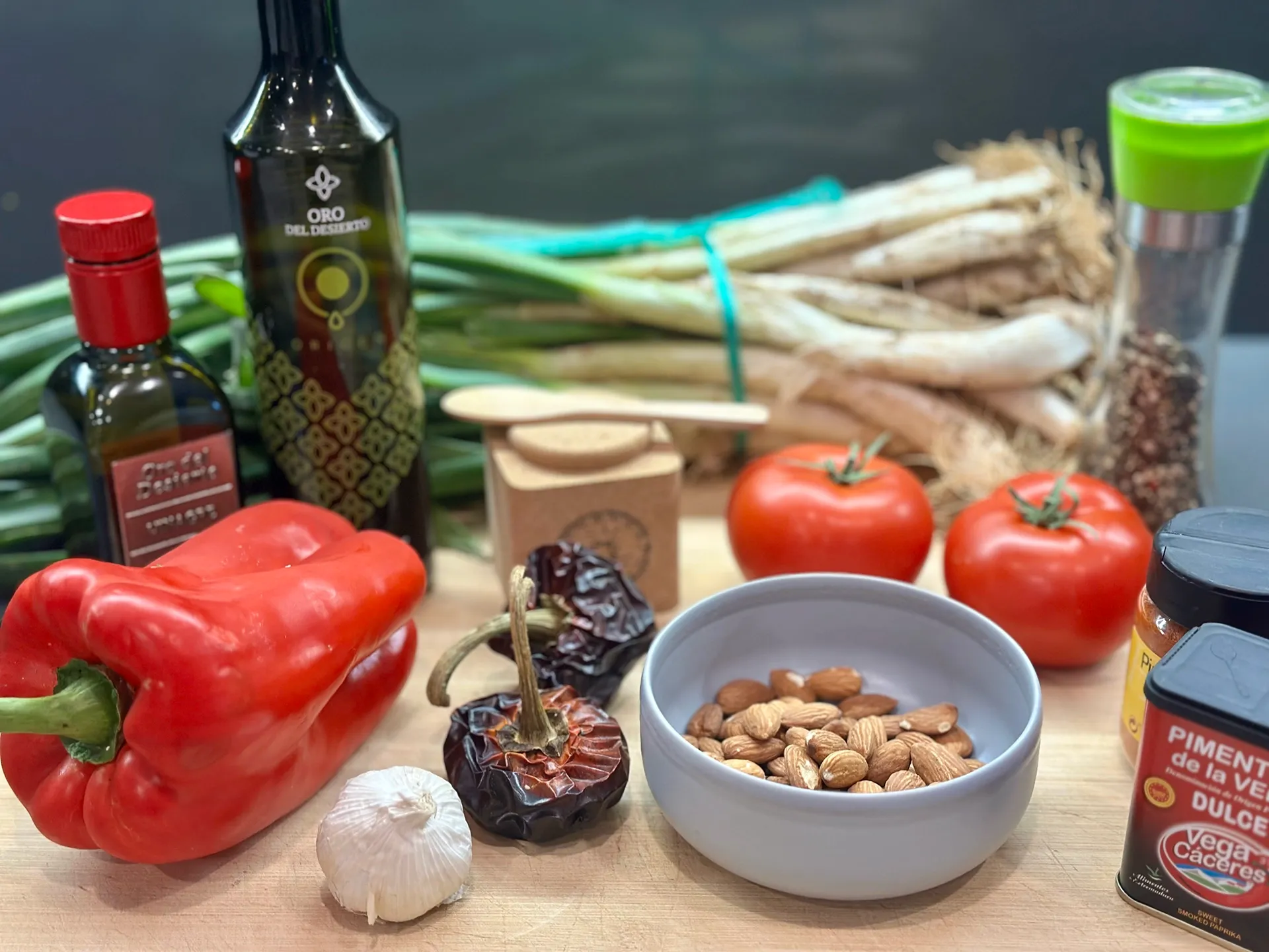 tomaten,paprika,Calçots,zutaten für katalanische Frühlingszwiebeln