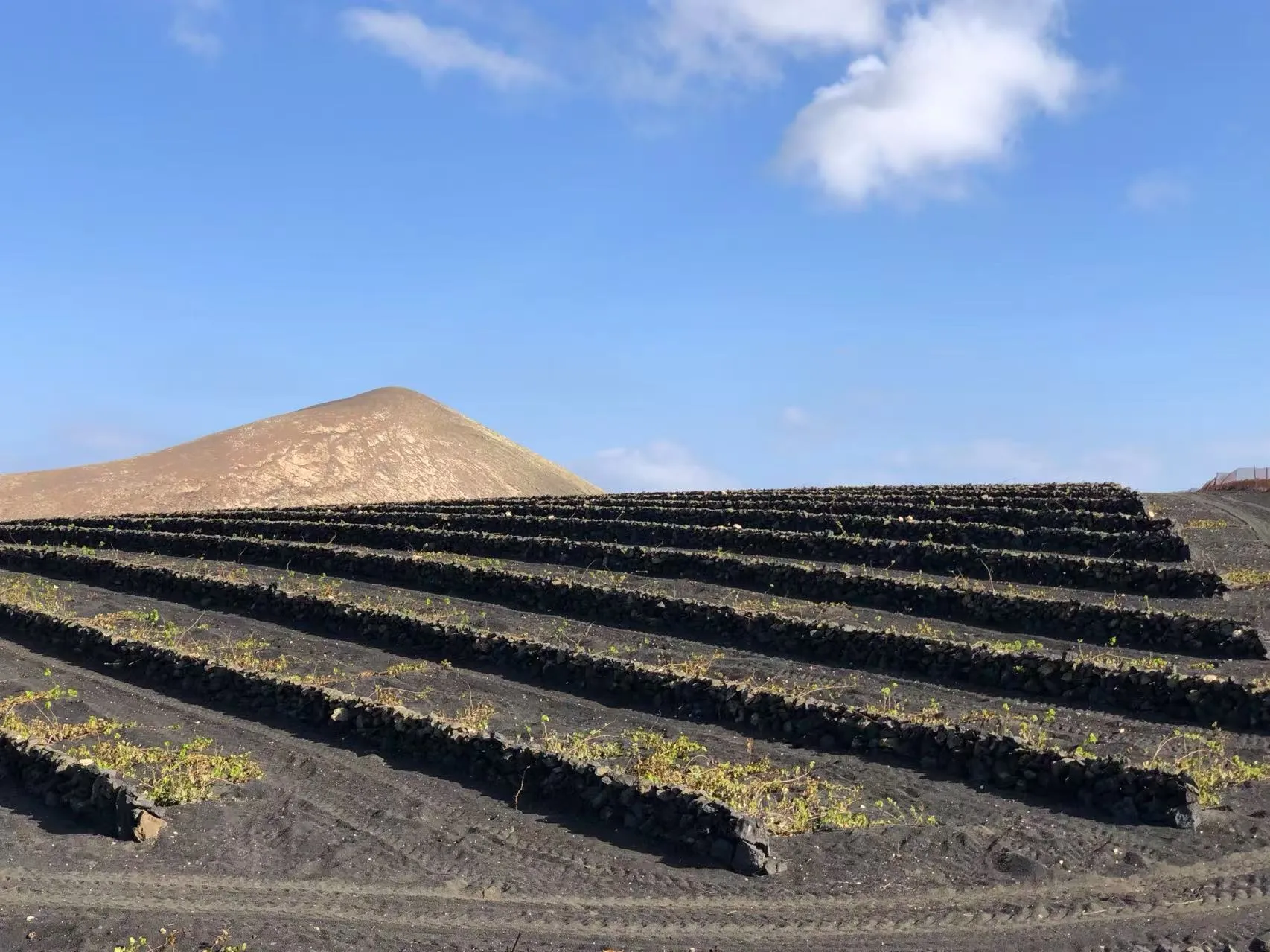 Mauern paralell Berg