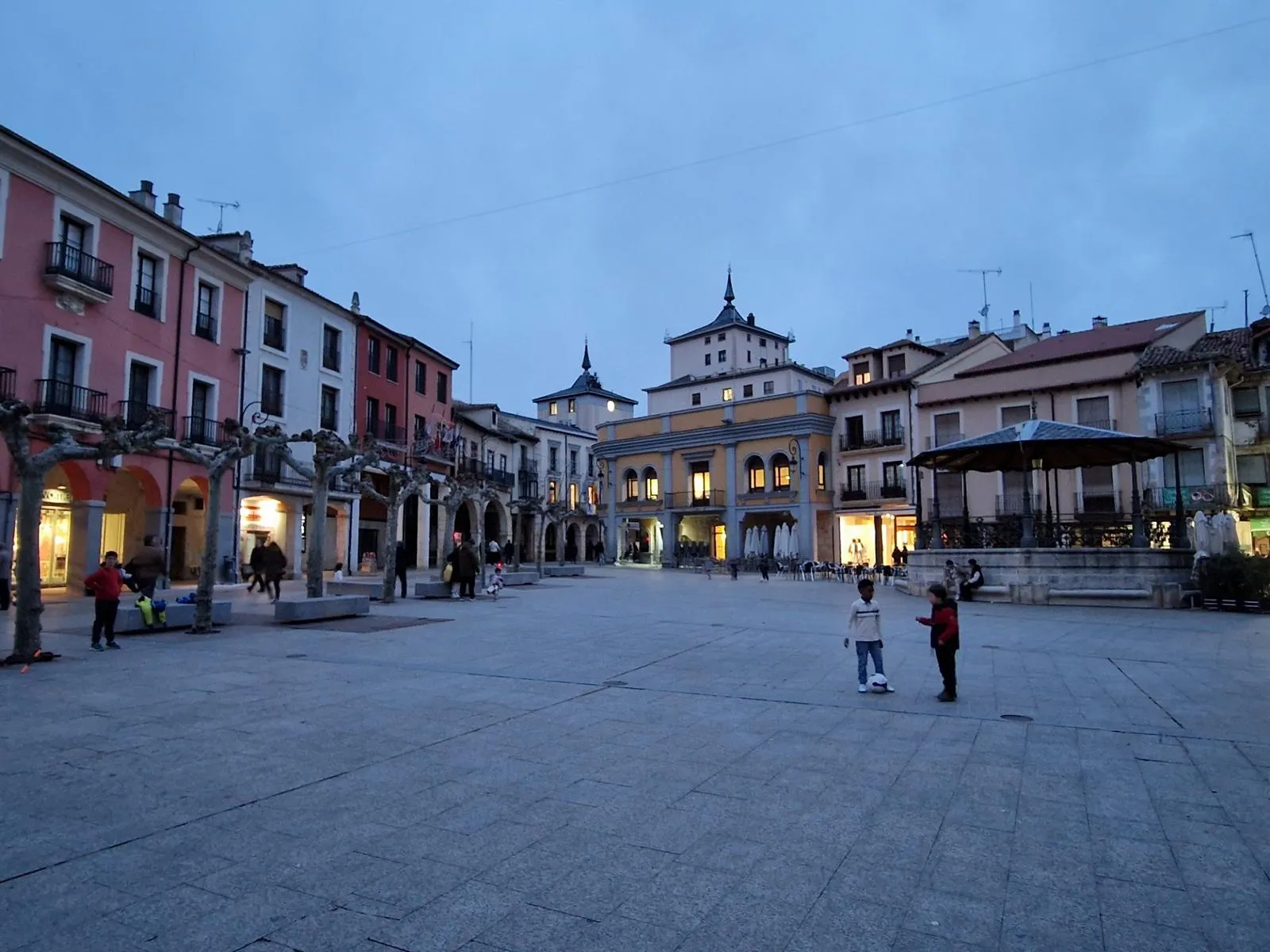 Marktplatz einer spanischen Stadt
