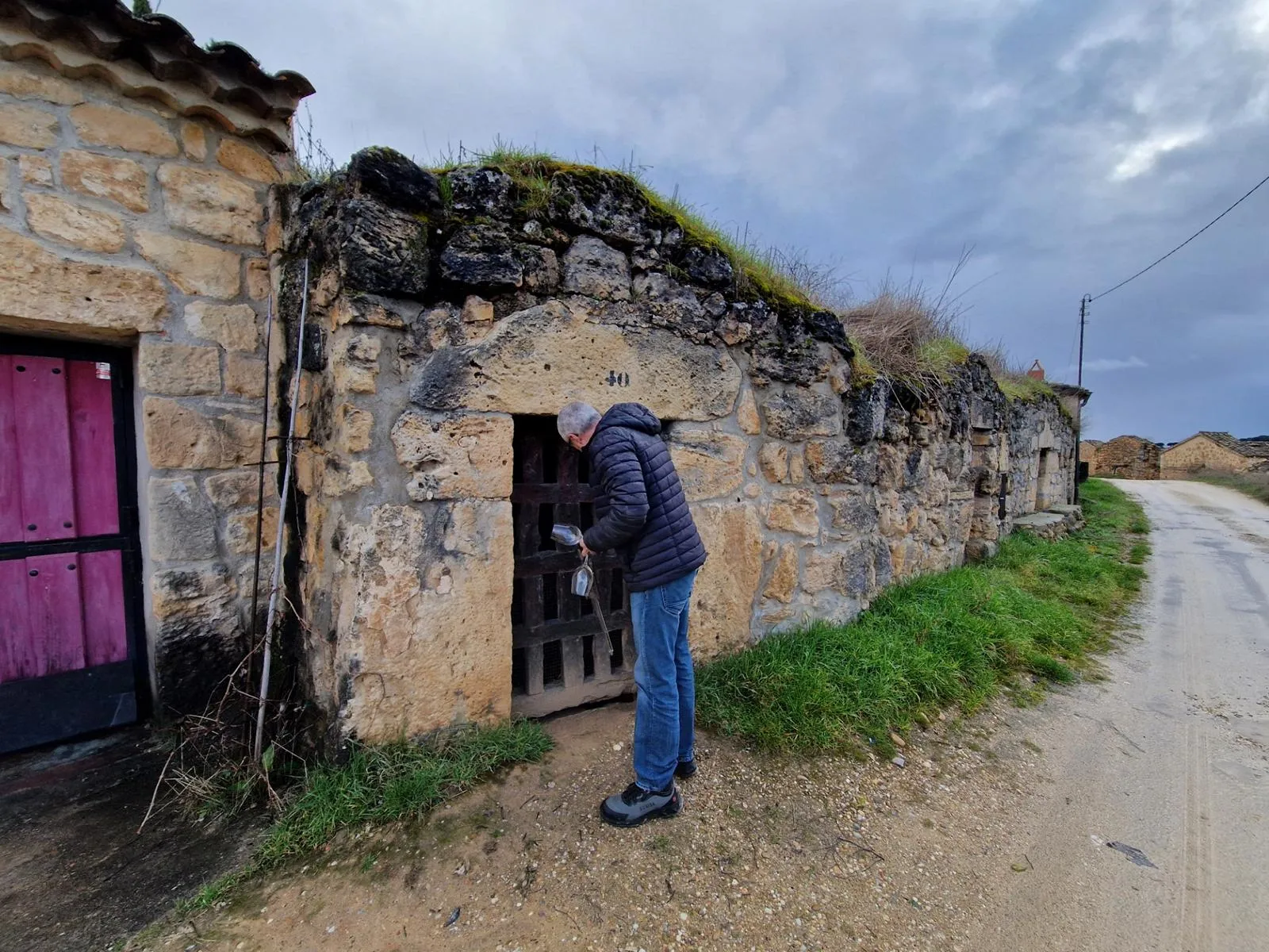 Weinkeller im Hügel