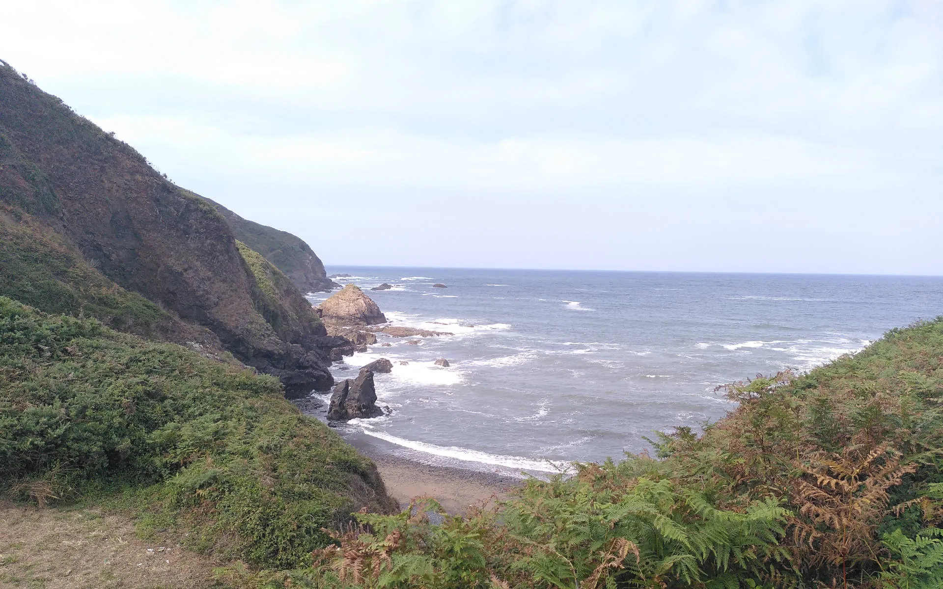 Bucht am Atlantik in Asturien