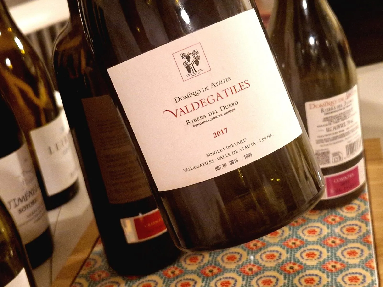 Eine hochwertige Flasche Wein aus Spanien