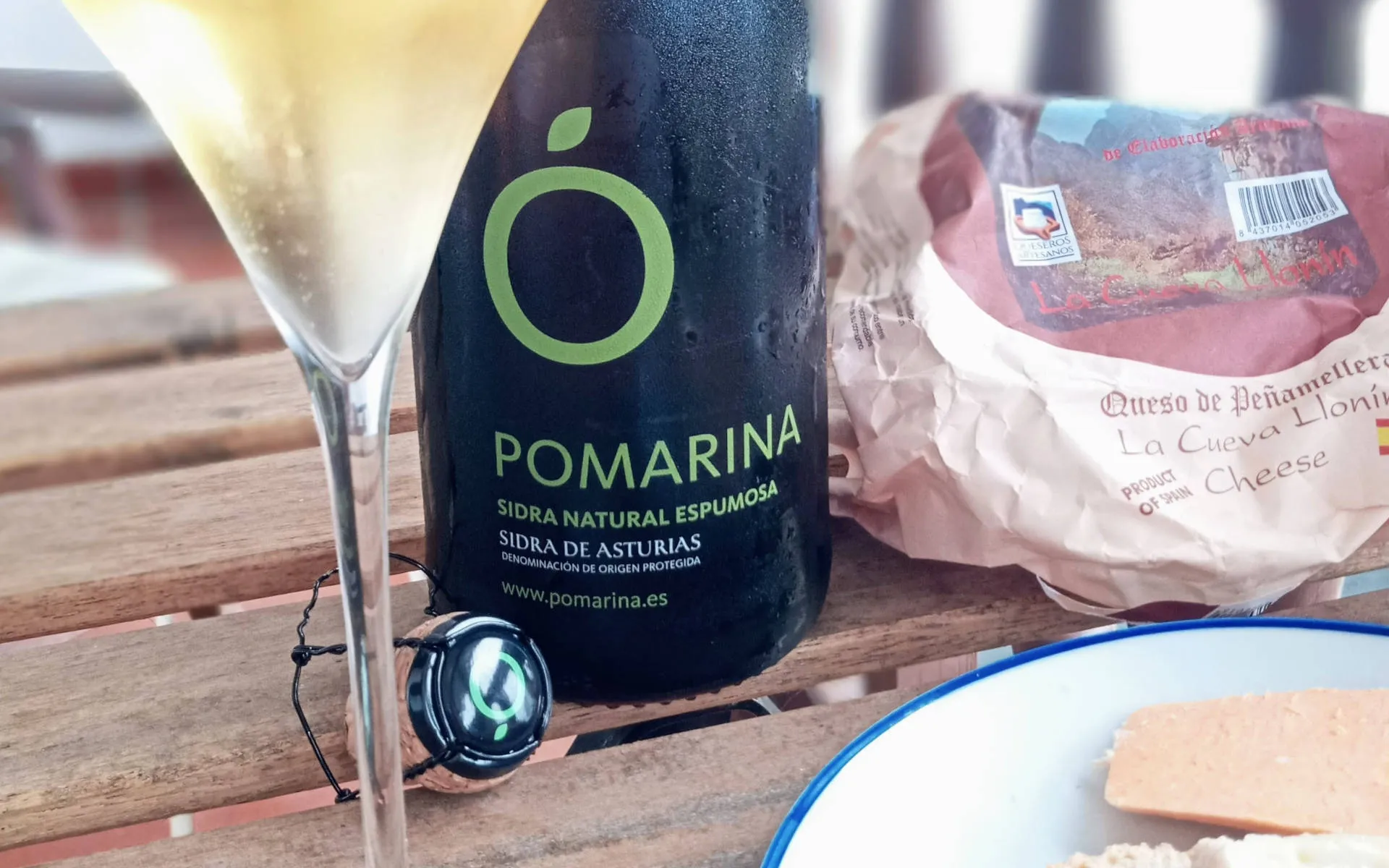 Sidra Espumosa mit asturischem Käse