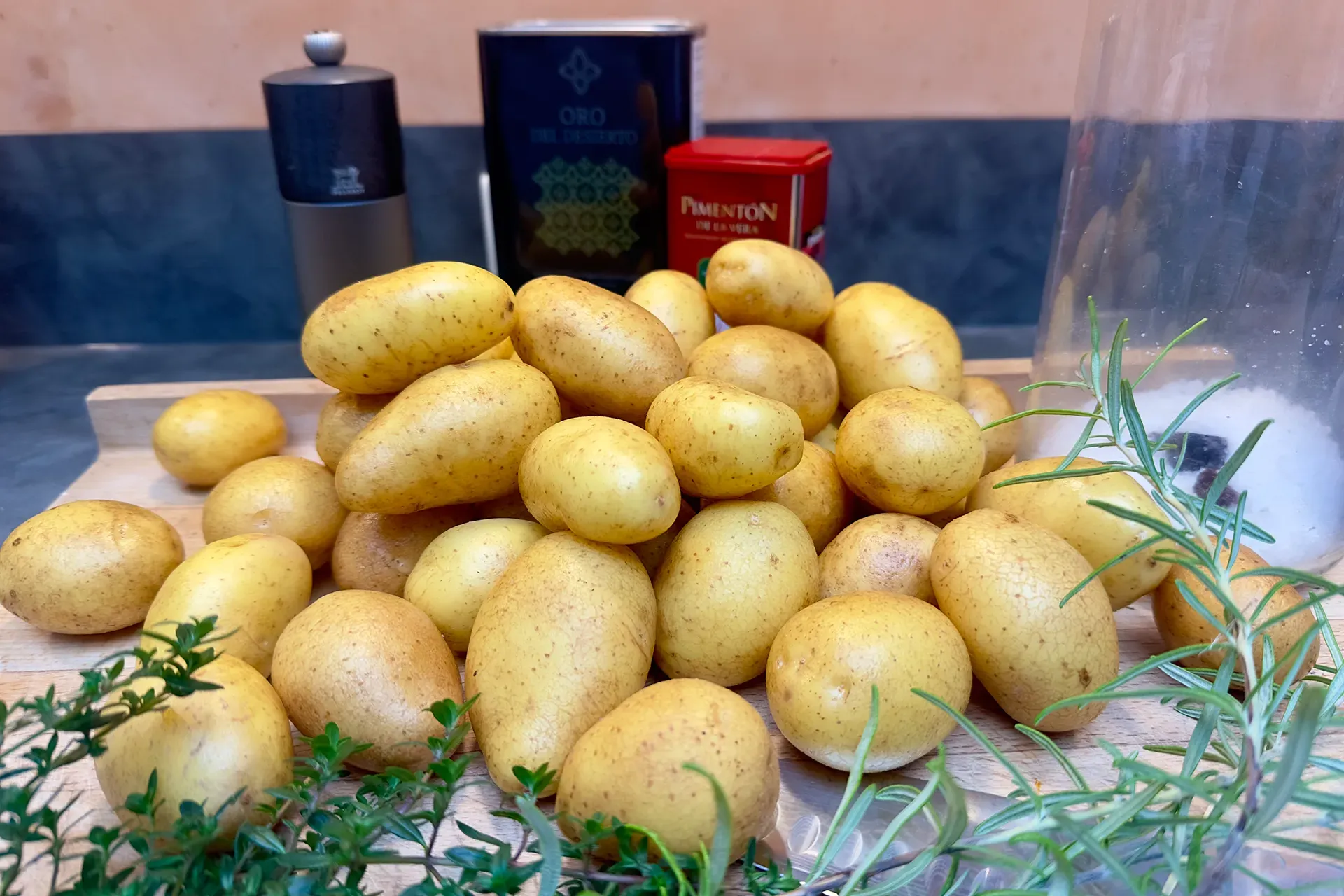 Alle Zutaten für spanische Ofenkartoffeln