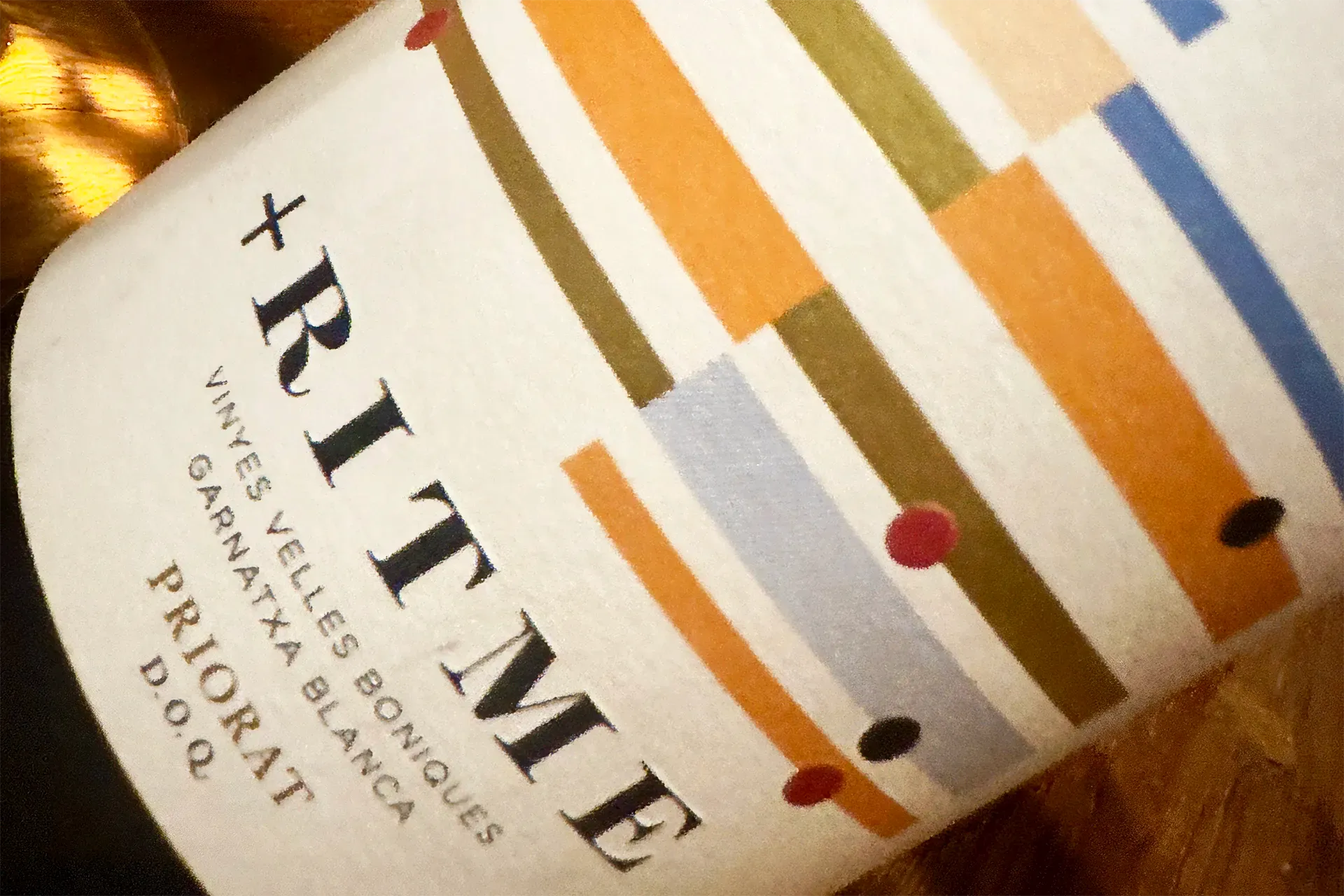 Etikett der Weinflasche +Ritme Blanc