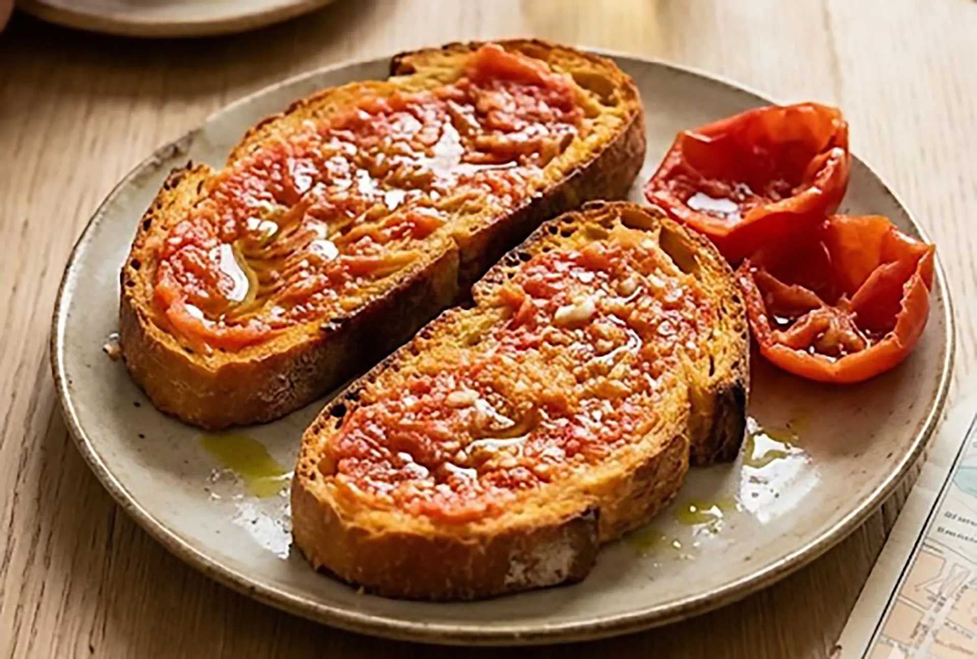 Pan con Tomate Rezept: Katalanisches Tomatenbrot mit nur fünf Zutaten