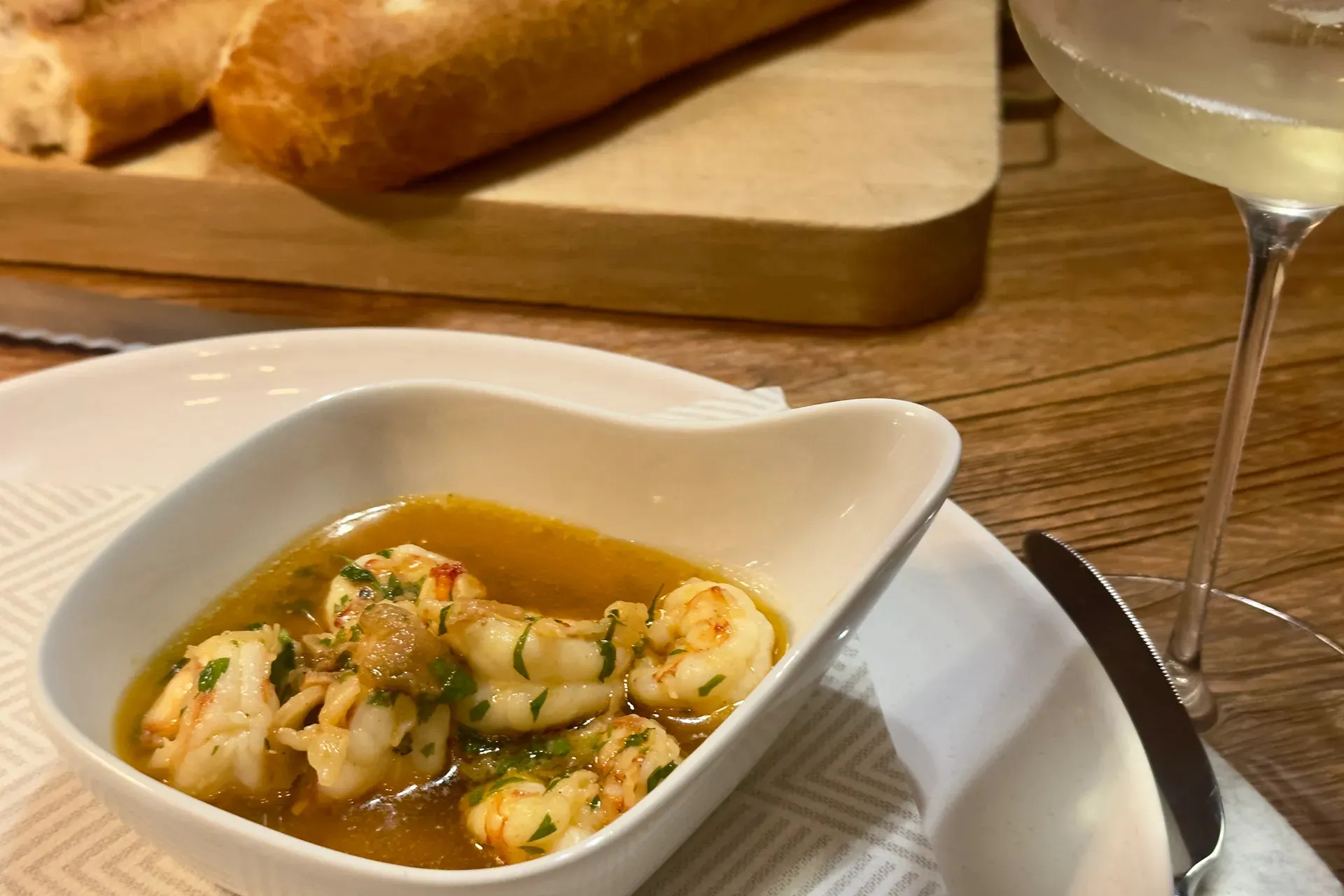 eine Schale mit Essen