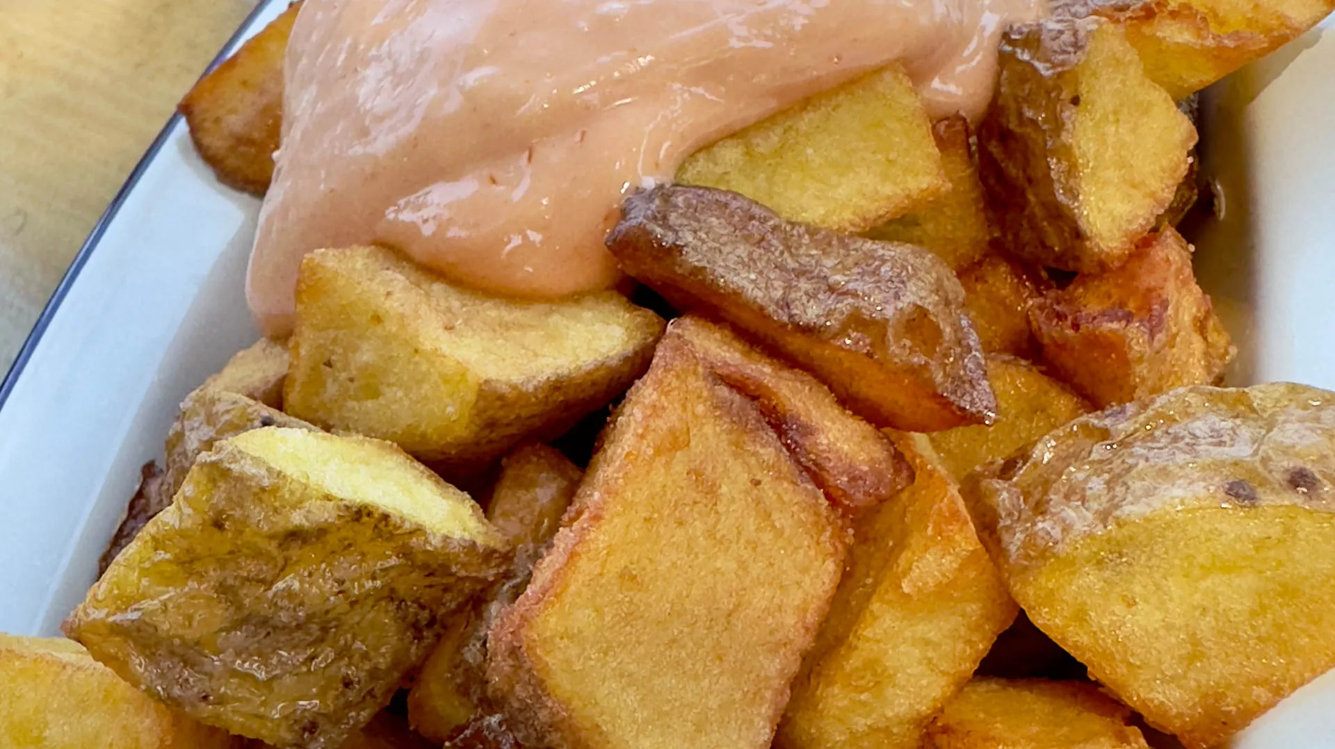 Patatas Bravas mit Sauce