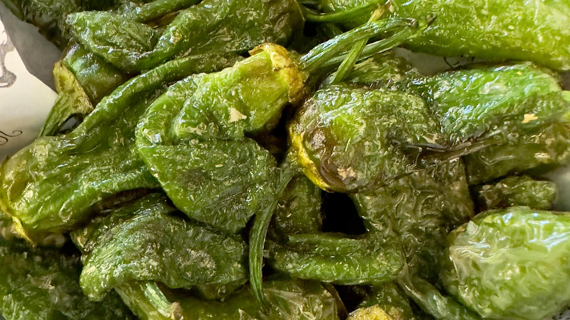 Gebratene Pimientos de Padrón