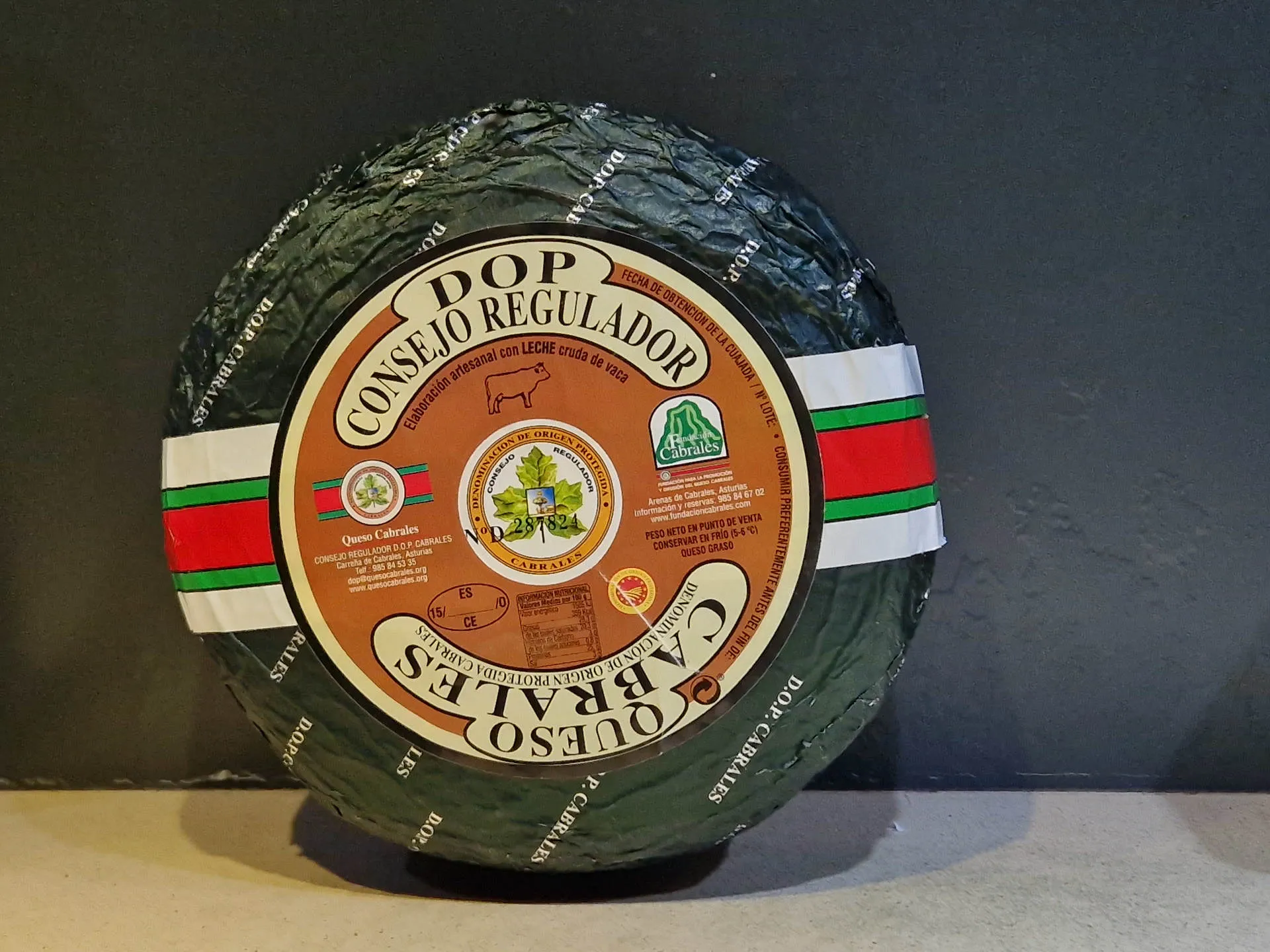 Ein ganzer Cabrales Käse