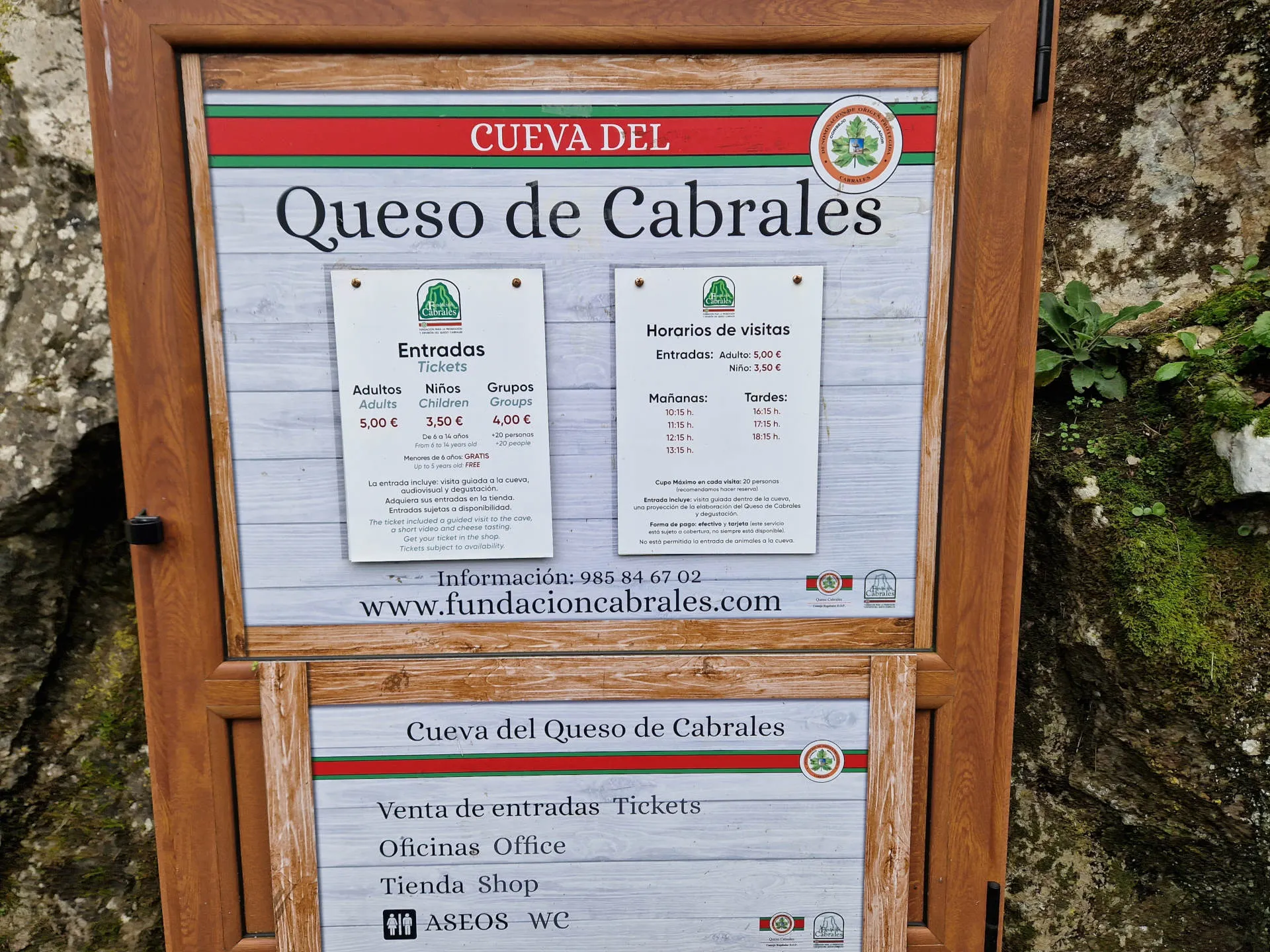 Eintrittstafel der Cabrales Höhle