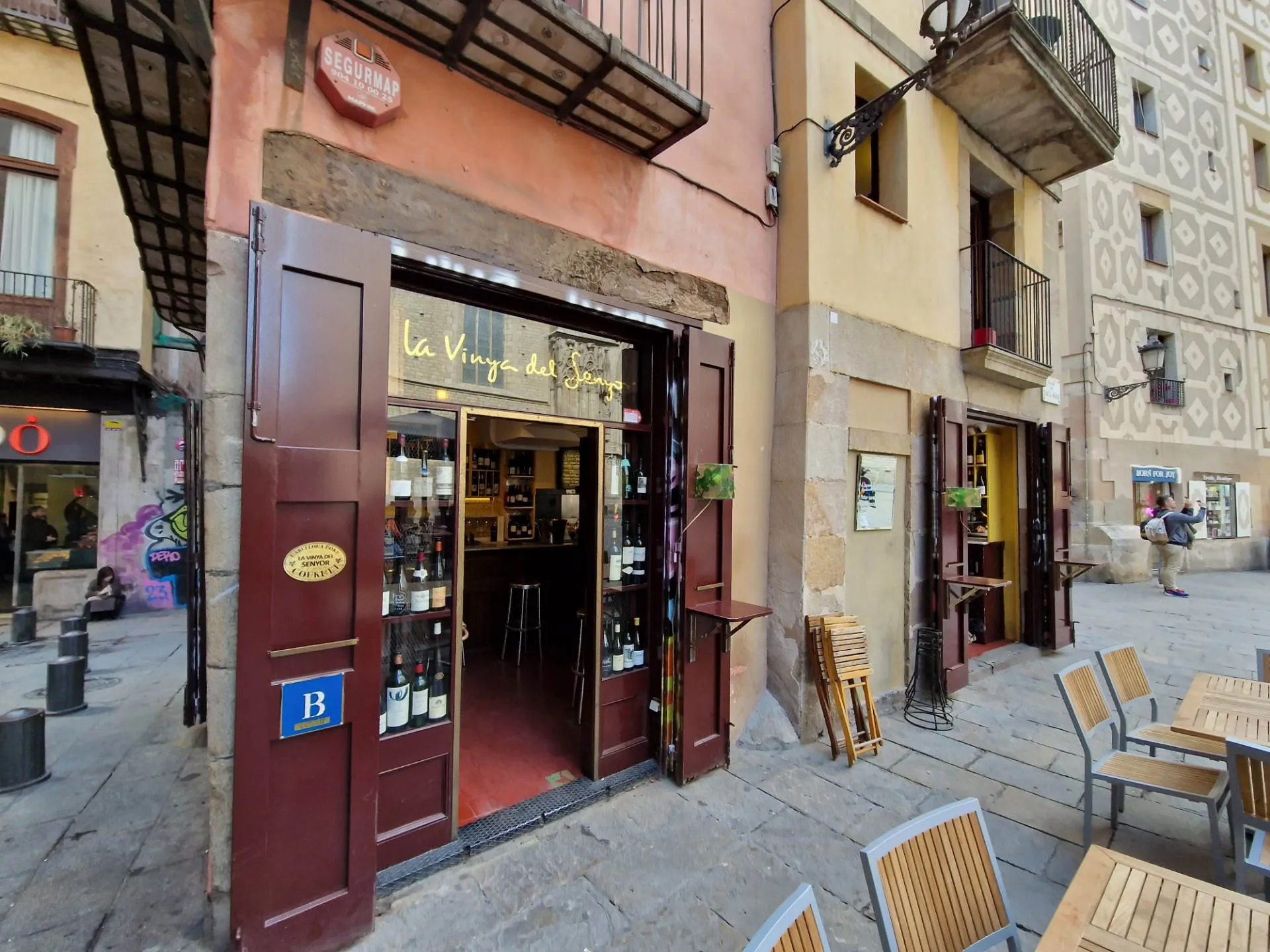 Der Eingangd er Weinbar La Vinya del Senyor