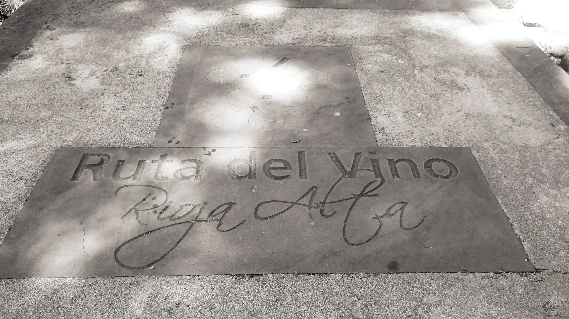 Wegweiser auf der Straße in Rioja Alta