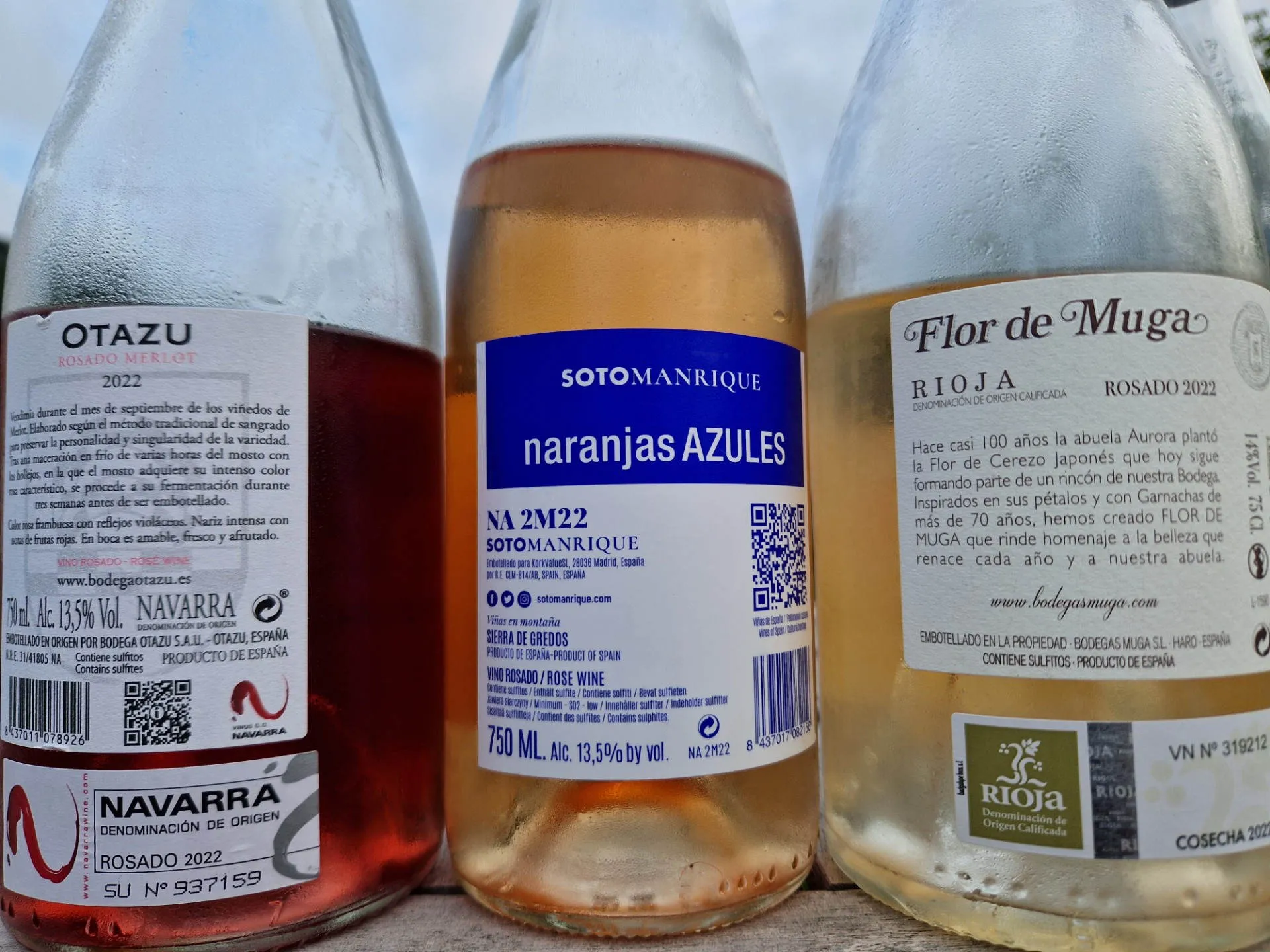 verschiedenfarbige Roséweine