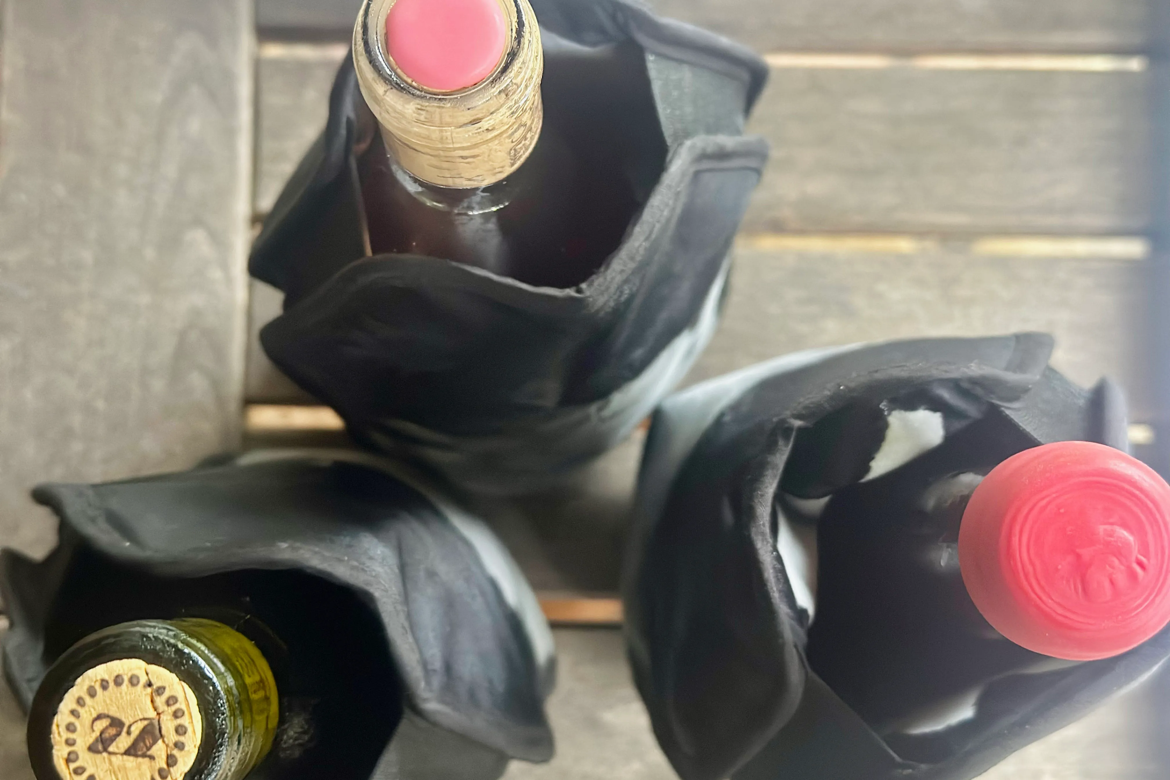 Weinflaschen von oben