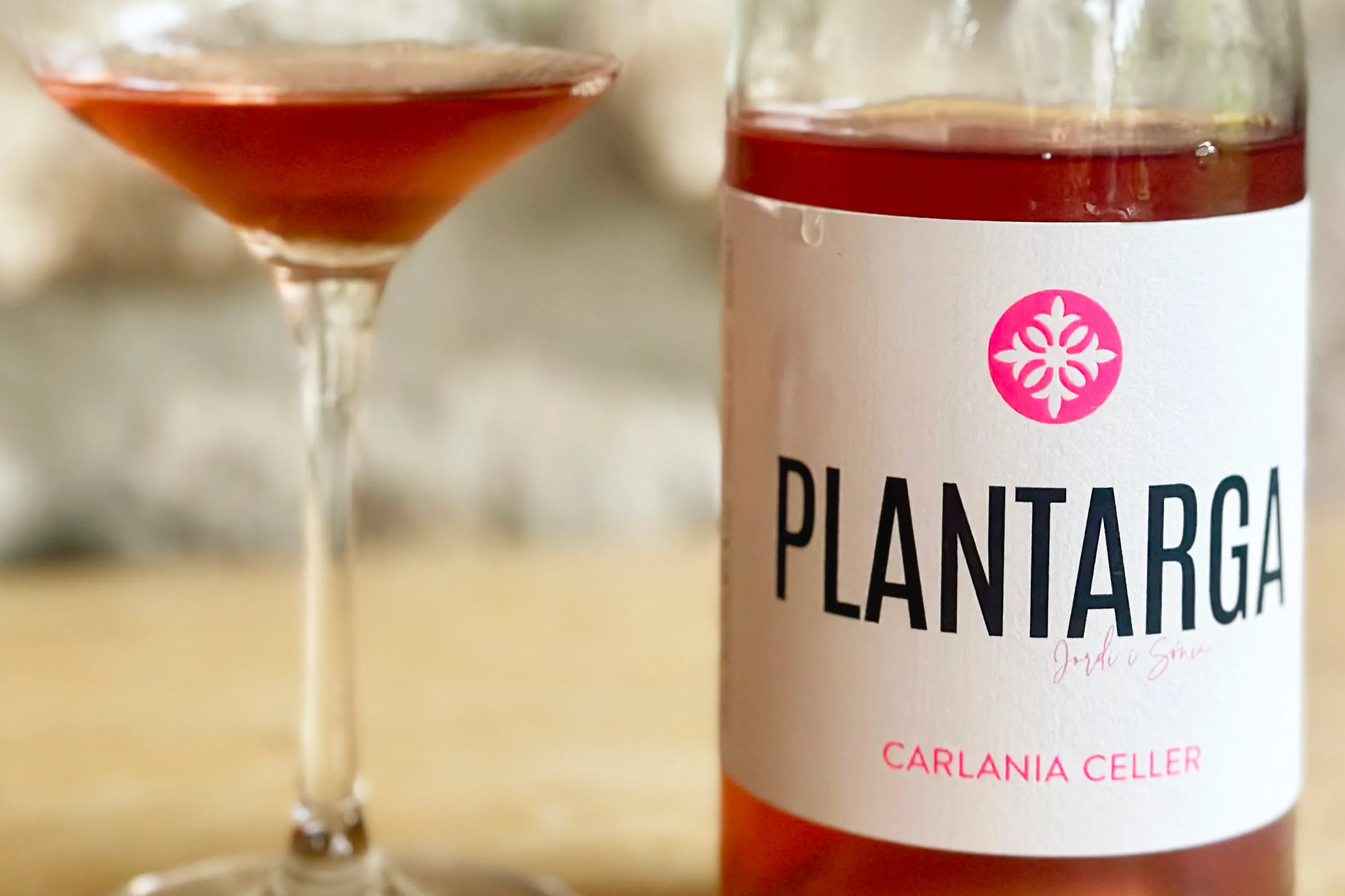 Plantarga Rose Weinflasche mit Glas
