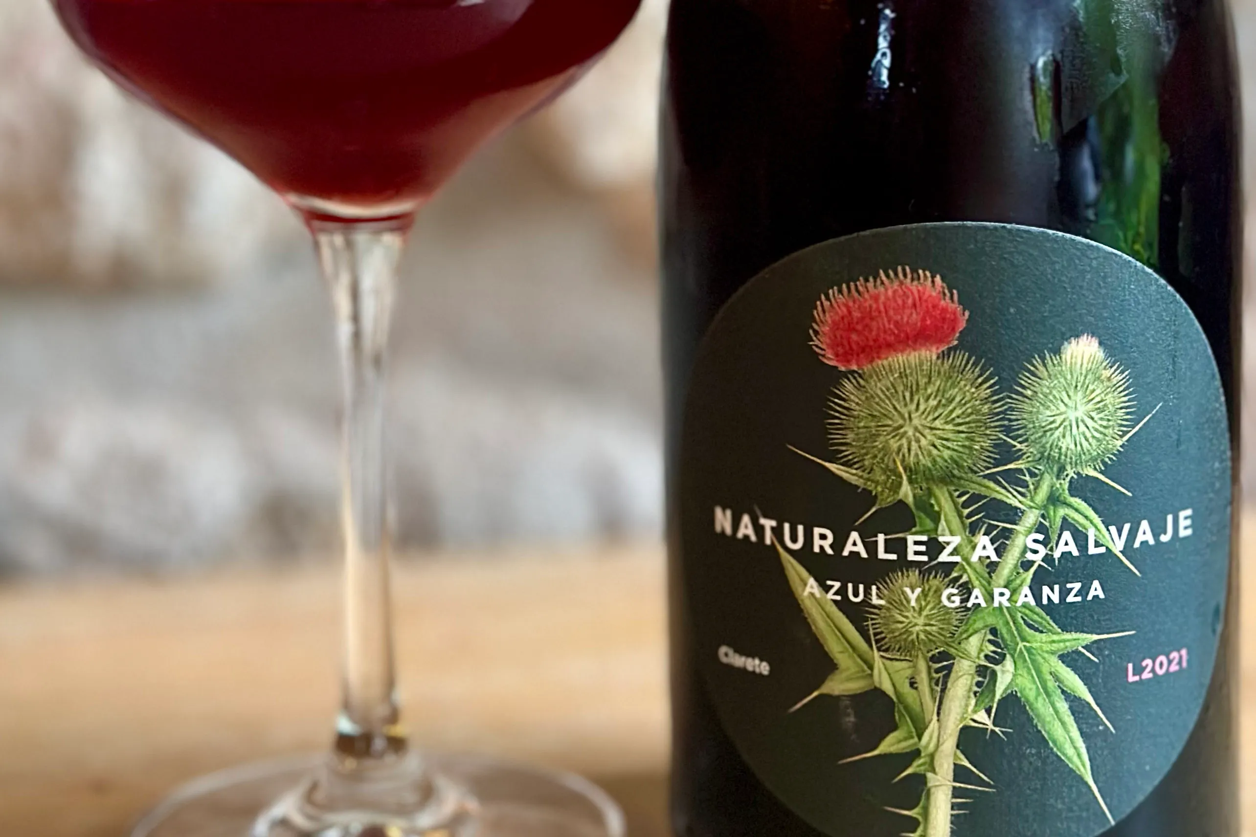 Les Prunes Flasche Rosewein mit Glas