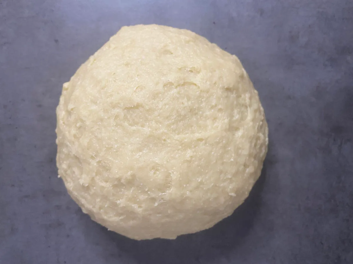 Ein Bild von einer Teigkugel