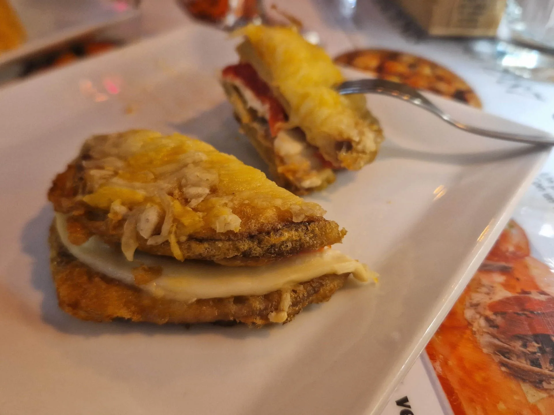 eine vegetarische Tapa auf einem Teller