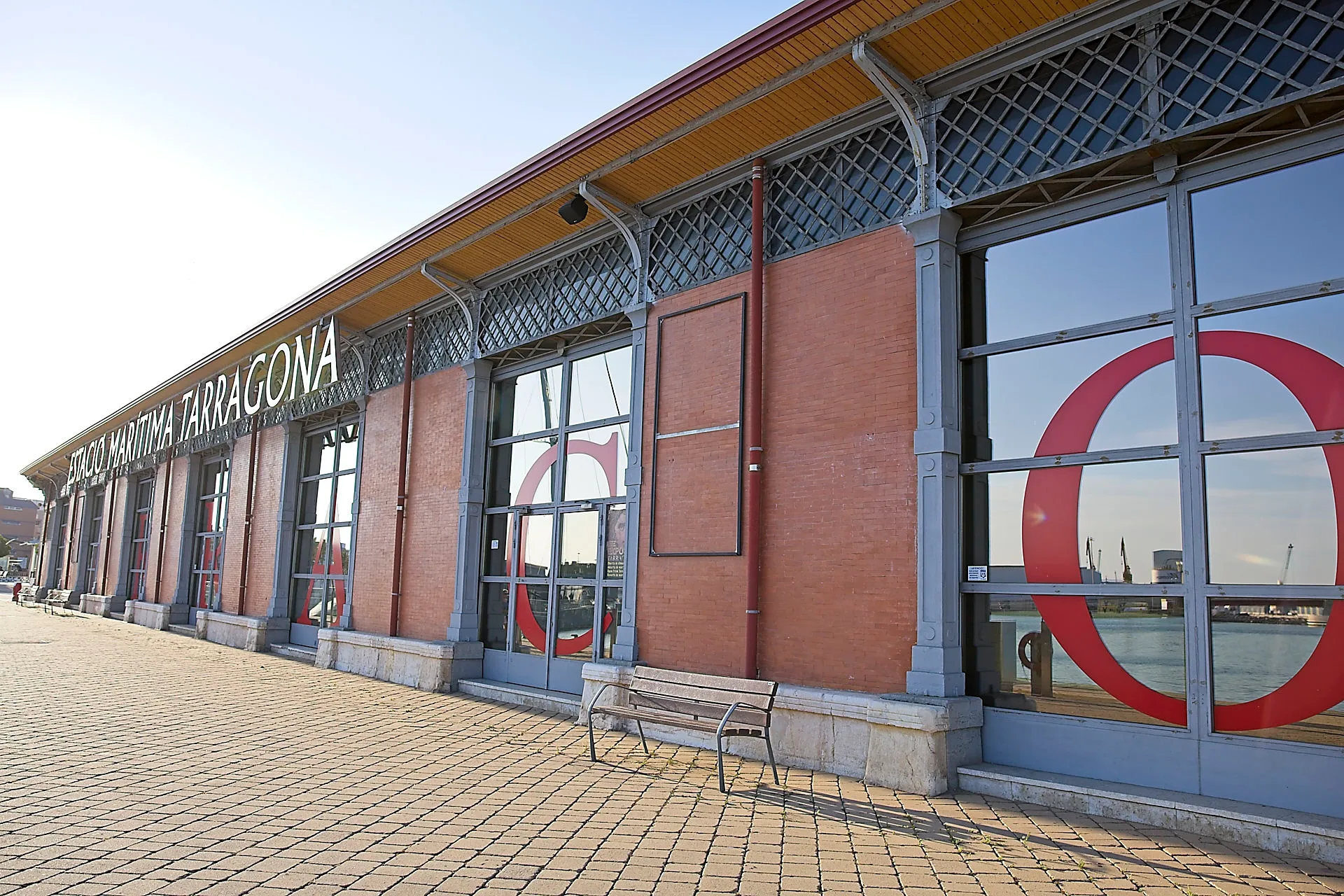 Gebäude mit Schriftzug Tarragona